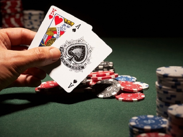 Chơi Poker 3 lá thế nào?